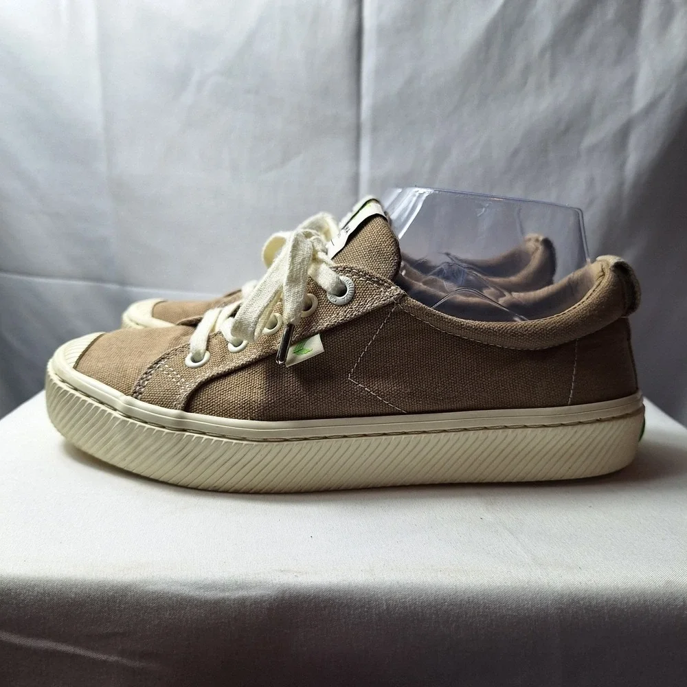 CARIUMA OCA Low Burnt Sand Canvas Sneaker Womens/7 Mens/5.5 Sand Brown Organic
